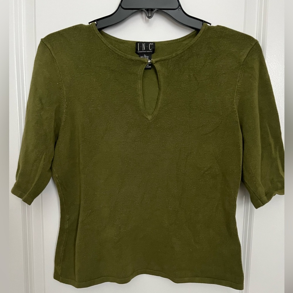 Short sleeve top by INC